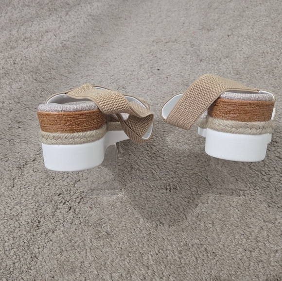 Women's Sandals - Picture 5 of 6